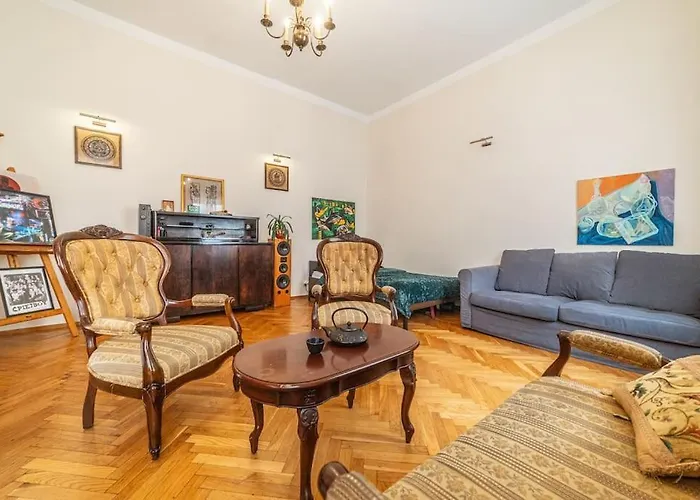 Climatic Studio For 2-4 Person In Main Square
